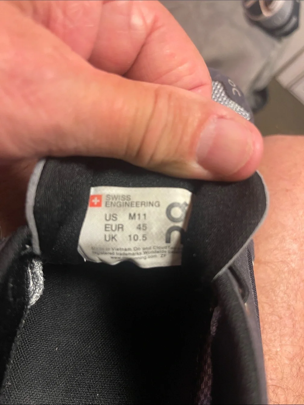 On Running Men's Athletic Shoes - Black & Grey
